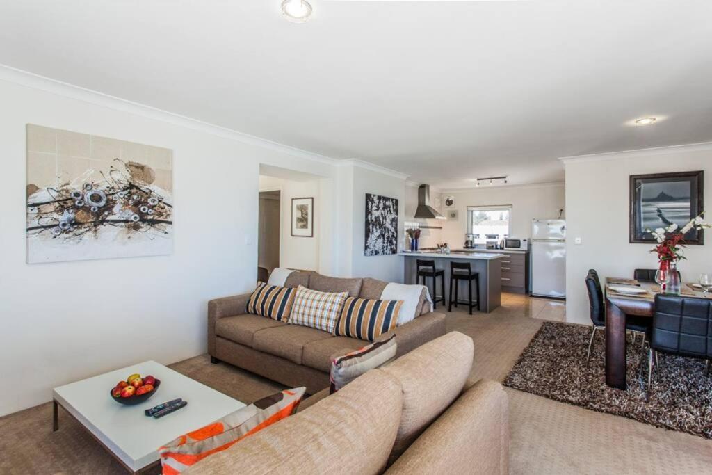 Beach View Apartment In Cottesloe Perth Luaran gambar